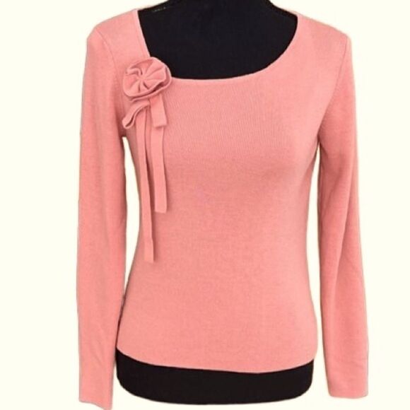 LOFT Sweaters - Ann Taylor LOFT pink shrimp color knit long sleeved sweater w/ flower accent
